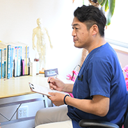 症状、お悩み、不安な点などお聞きし、
治療内容のご相談をします。